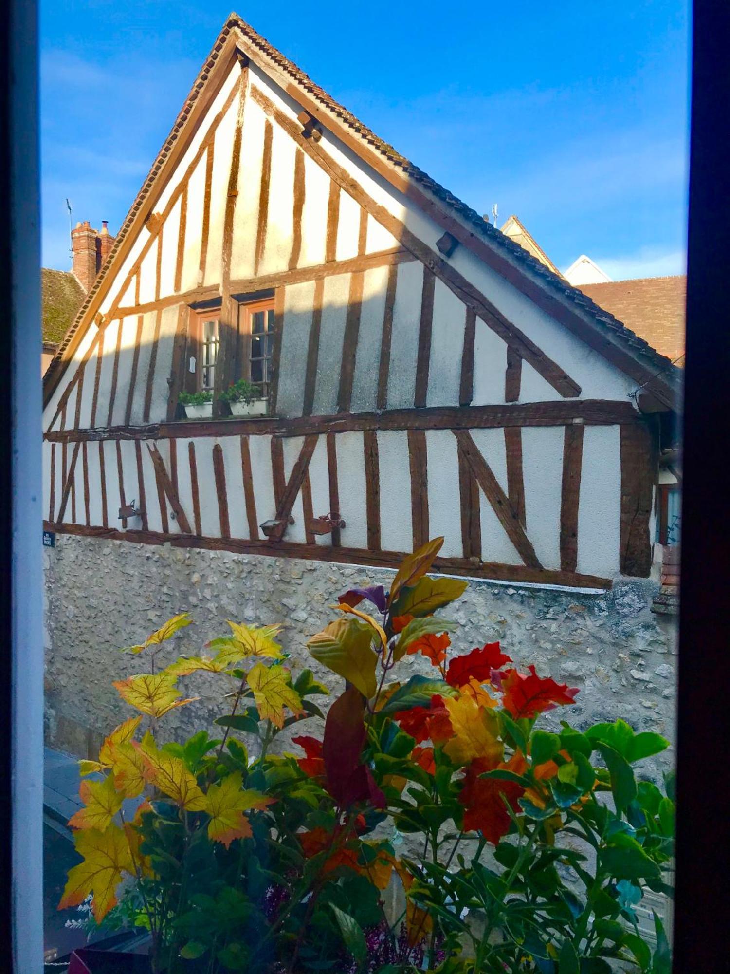 L'Elegance Au Coeur Du Medieval Apartment Provins Exterior photo